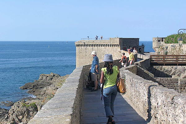 Sur les remparts � Ville de Saint-Malo - Service Communication - Photos Martial Quinton